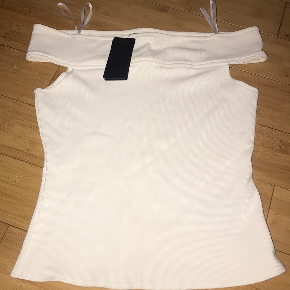 GUESS shoulders top
